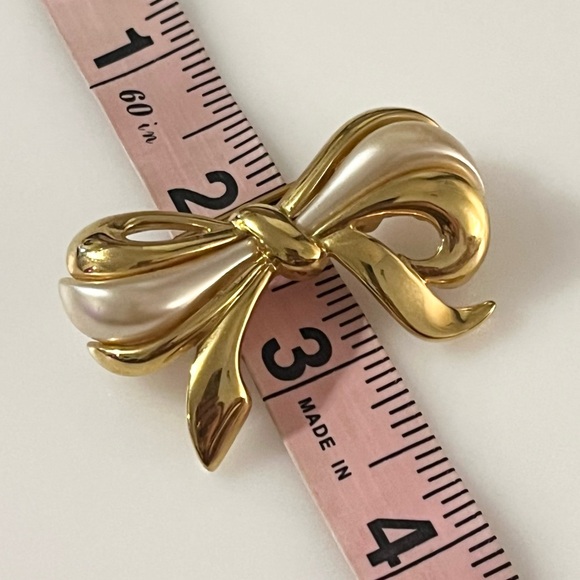 Vintage Napier Gold Tone Bow Brooch - Picture 11 of 14